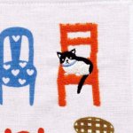 画像3: 刺繍ガーゼパイルタオル　椅子と猫と犬 (3)